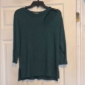 Kim & Cami Top Blouse Size Medium Green NWOT